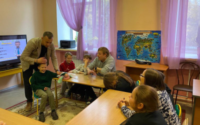 «Жизнь в твоих руках»: Хабаровские семьи осваивают навыки первой помощи.