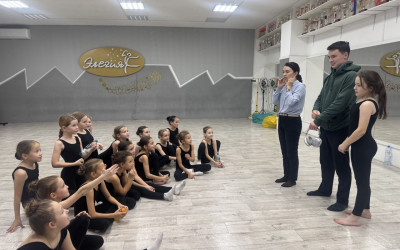 Безопасность на железной дороге - это важно. Делимся знаниями и опытом с семьями Северной железной дороги.