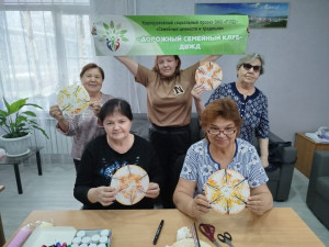 В "Дорожном семейном клубе" поселка Тында ДВЖД состоялось трогательное событие – встреча бабушек, объединенных проектом "Семейные ценности и традиции". 