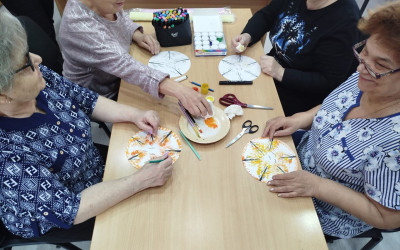 В "Дорожном семейном клубе" поселка Тында ДВЖД состоялось трогательное событие – встреча бабушек, объединенных проектом "Семейные ценности и традиции". 