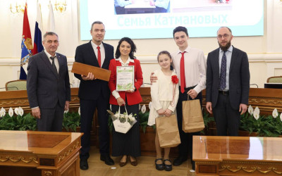 Куйбышевская железная дорога отметила лучшие семьи в рамках проекта &laquo;Семейные ценности и традиции&raquo;.