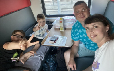 Семейный альбом: в Свердловском семейном клубе семьи поделились своими фотографиями на очередной встрече