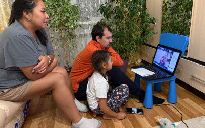 Команда ДВЖД, вы — невероятны! Ваша энергия, сплочённость и желание побеждать заряжают всех вокруг. В этот юбилейный год вы доказываете, что нет ничего невозможного!