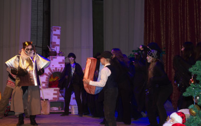 В ДКЖ г. Тюмени для семей железнодорожников состоялся Музыкальный спектакль &laquo;Новогодние приключения Маши и Вити&raquo;.